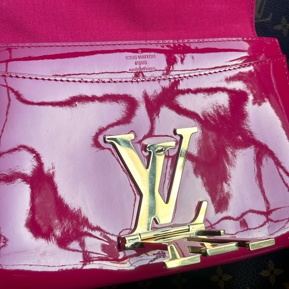 Auth LOUIS VUITTON Louise Hot Pink Patent Leather Clutch - Picture 7 of 12